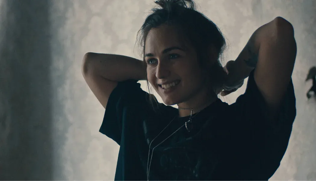 Room 203 izle