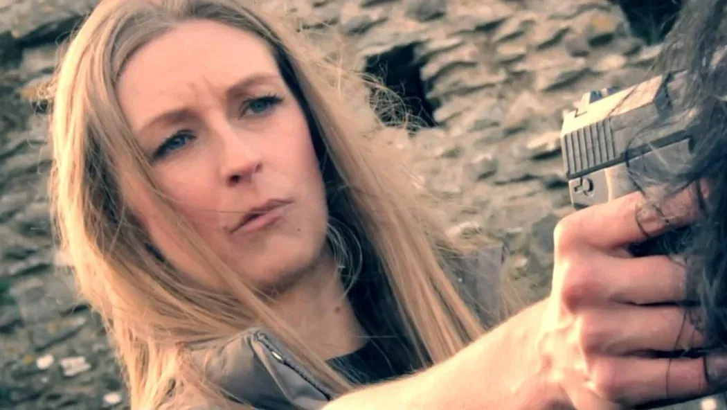 Scarlett Cross: Agents of D.E.A.T.H. izle